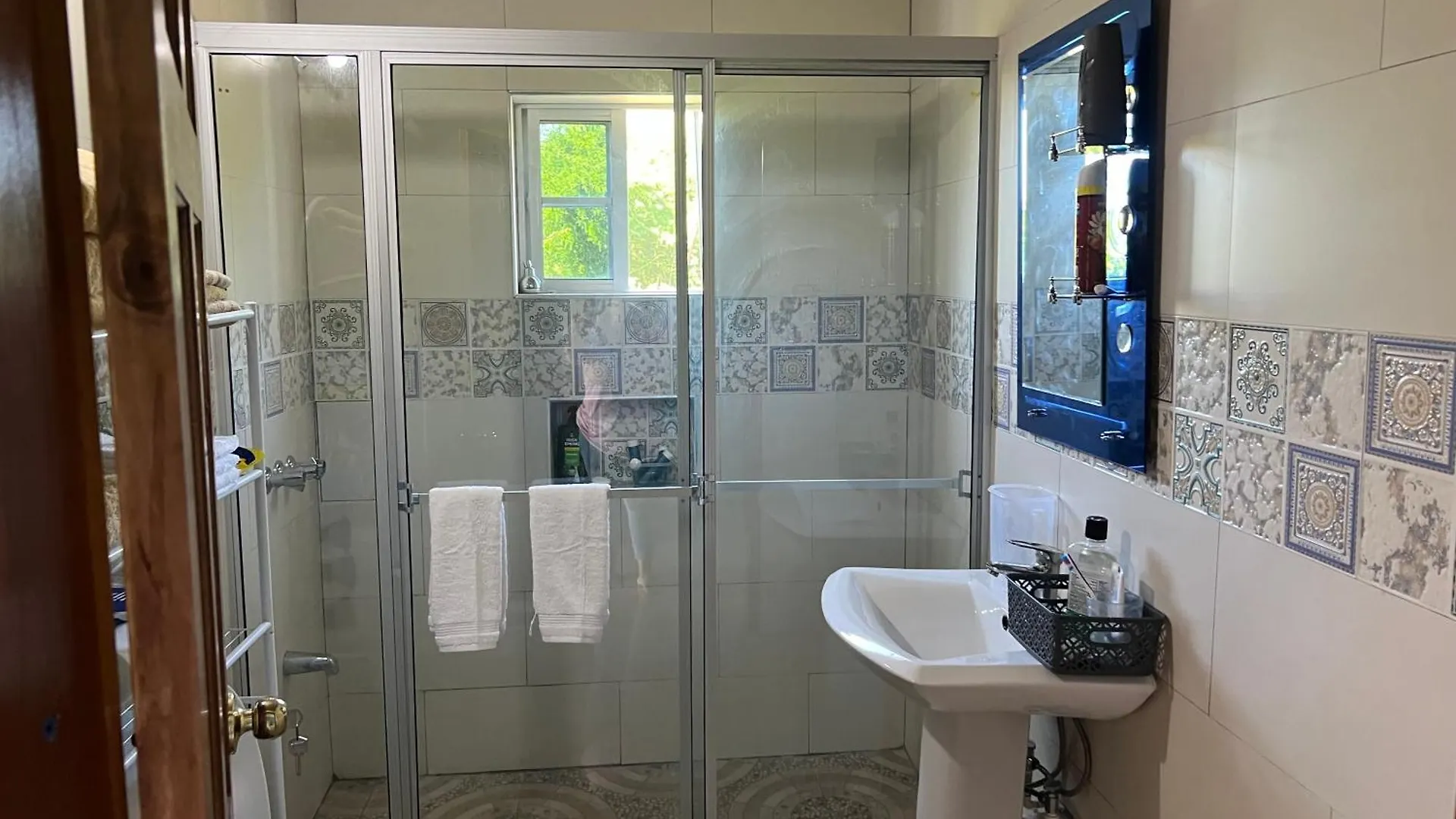בלאק ריבר Auglo Villa House 0*, בלאק ריבר